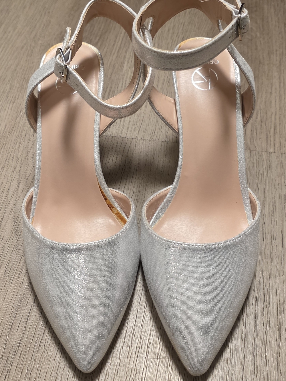 Oripalla  Silver Pointed-Toe Ankle-Strap Pumps Size 8.5